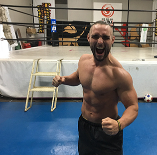 クリスのデビュー戦で対戦のショーンがコメント